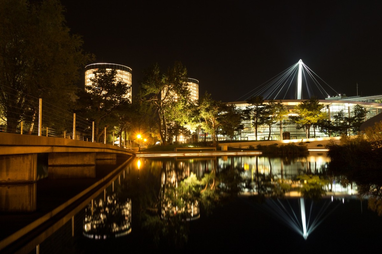 iluminação-refletores-de-LED-com-placa-solar